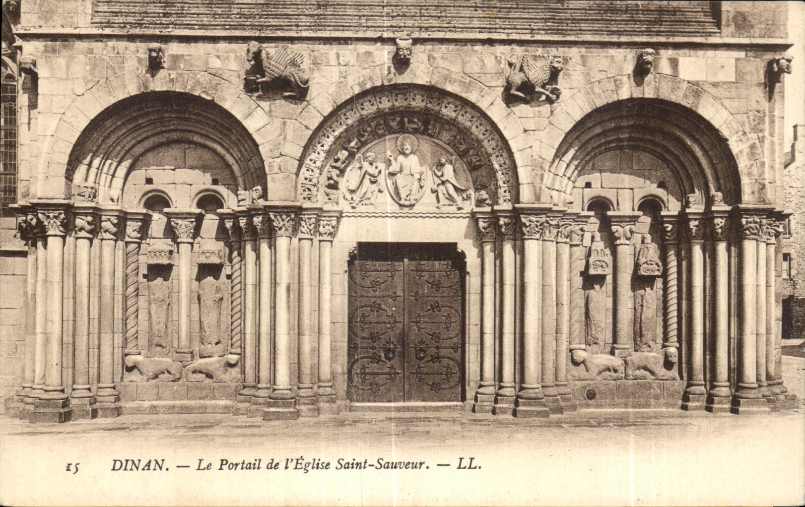 Dinan — Le Portail de l'Église Saint-Sauveur — LL.