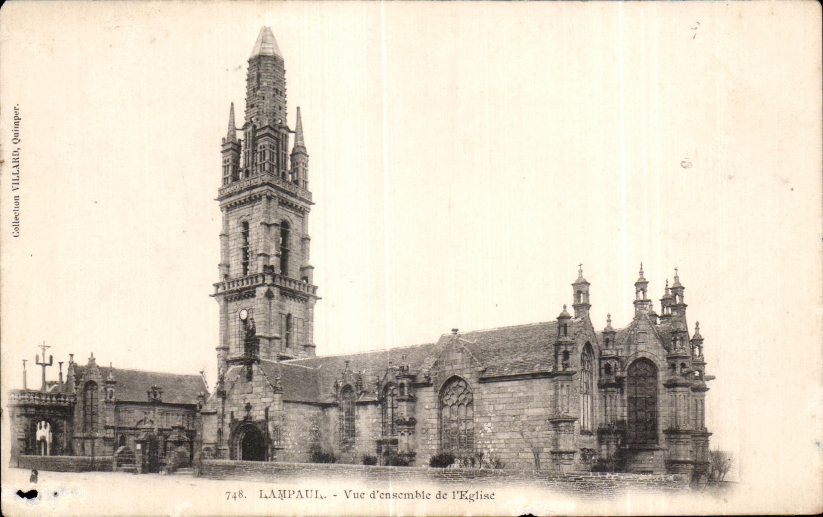 CPA Lampaul Vue d ensemble de I Eglise