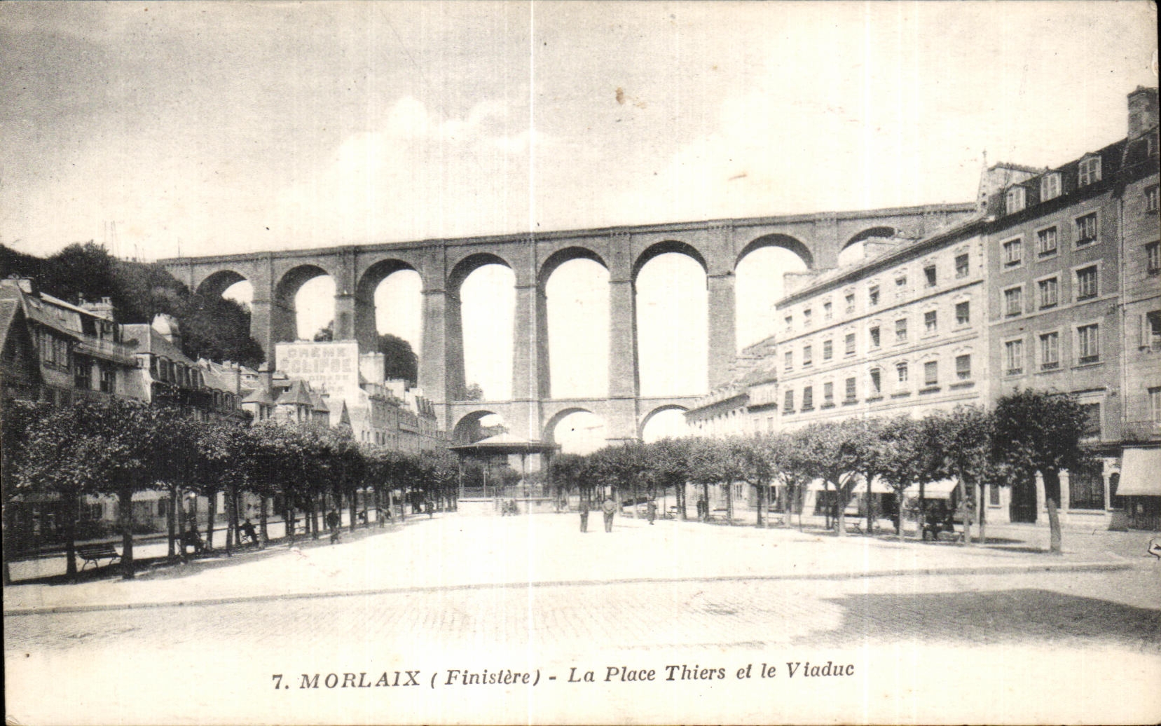Morlaix (Finistère) - La Place Thiers et le Viaduc
