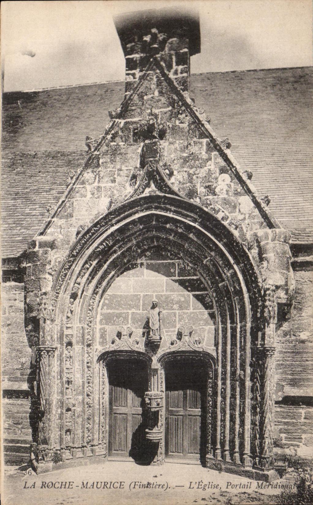 CPA La Roche Maurice (Finistere) L Eglise Portail