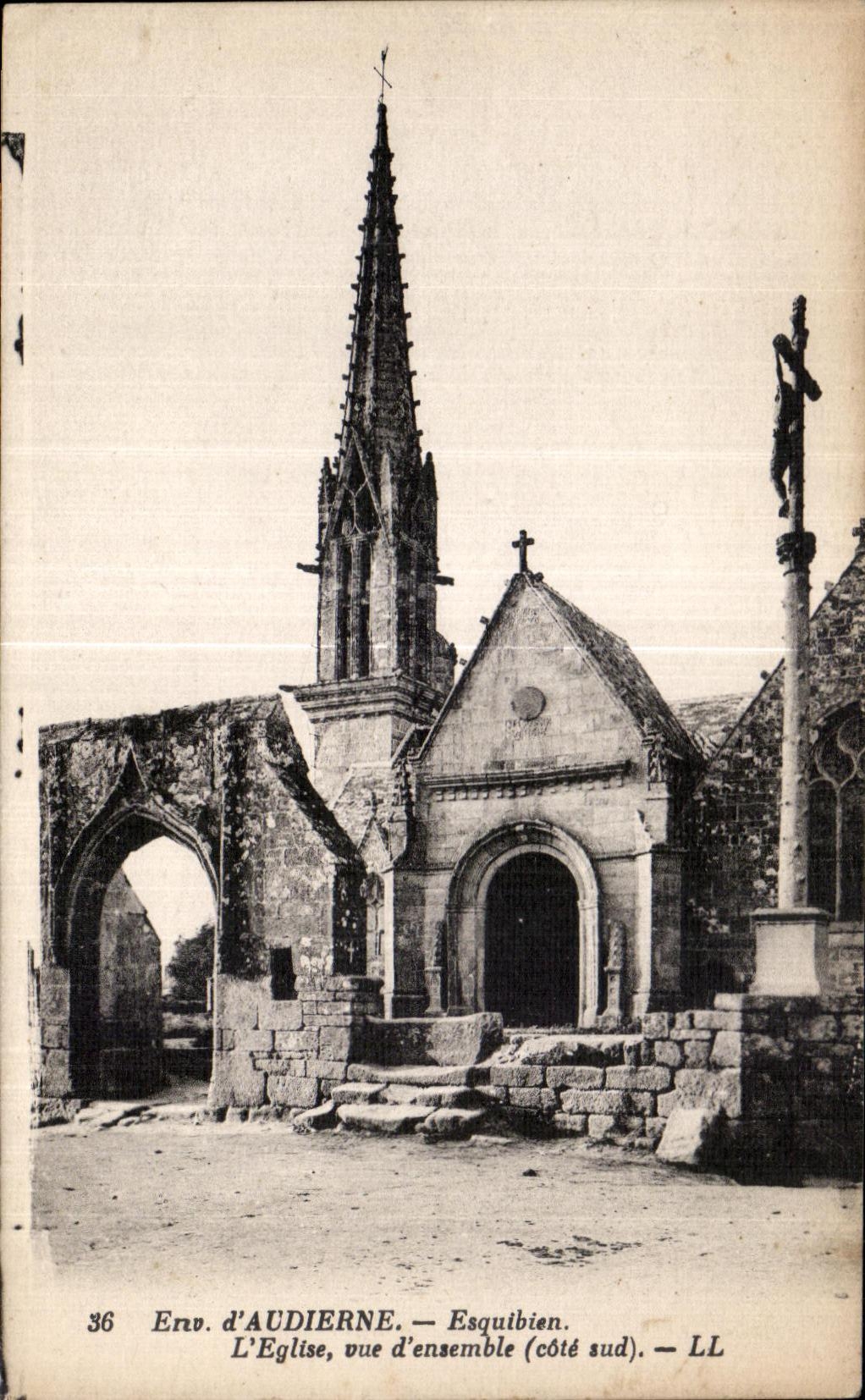 CPA Env d Audierne Esquibien L Eglise vue d ensemble