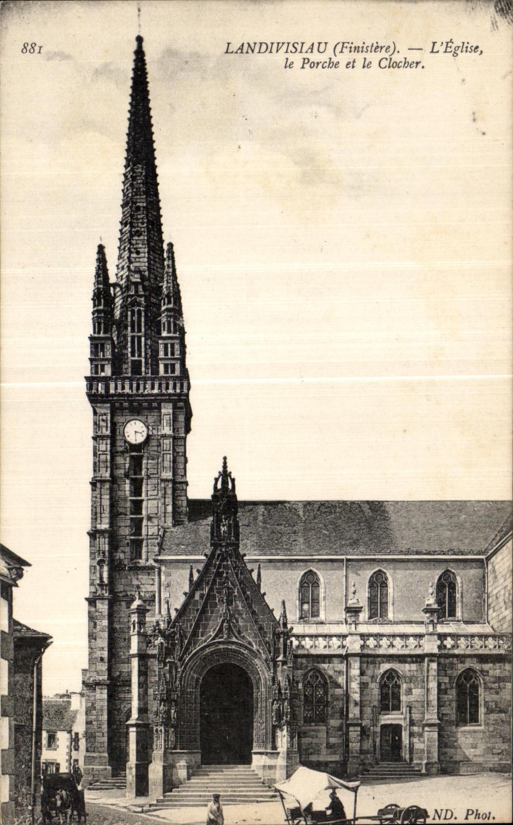 CPA Landivisiau (Finistere) L Eglise le Porche et le Clocher