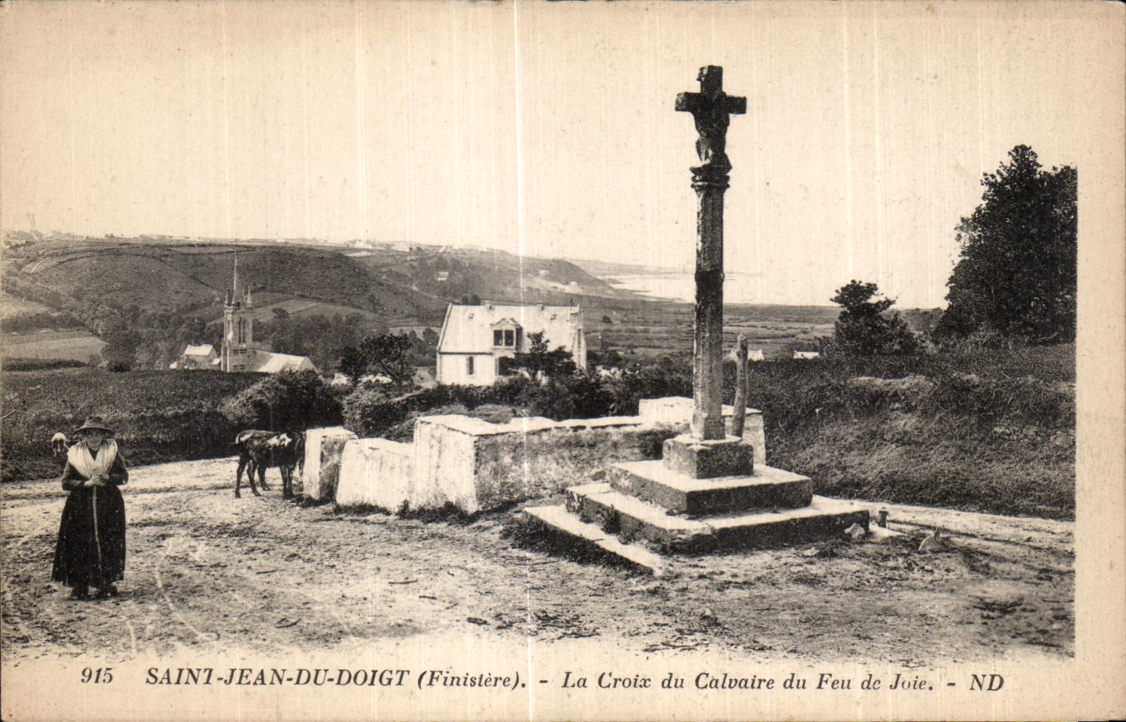 CPA Saint Jean Du Doigt (Finistere) La Croix du Calvaire du Feu de