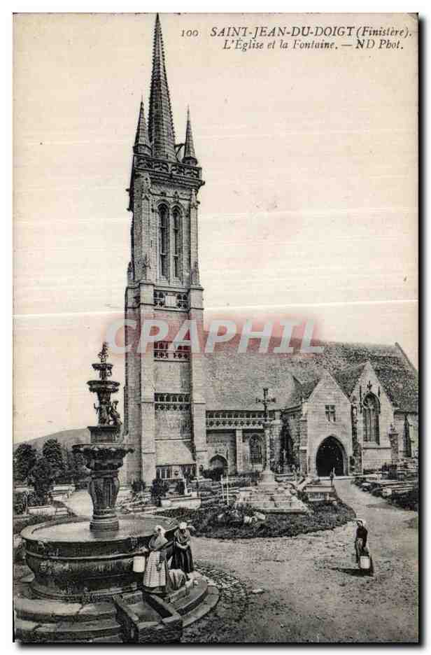CPA Saint Jean Du Doigt (Finistere) L Eglise et la Fontaine Folklore Costume