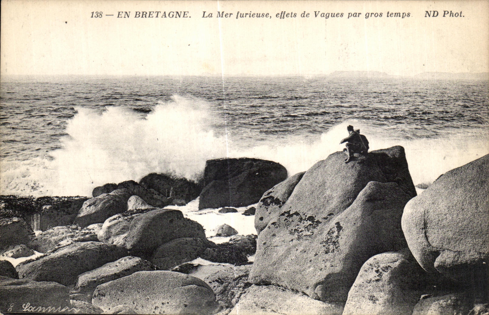 En Bretagne — La Mer furieuse, effets de Vagues par gros temps — ND Phot.