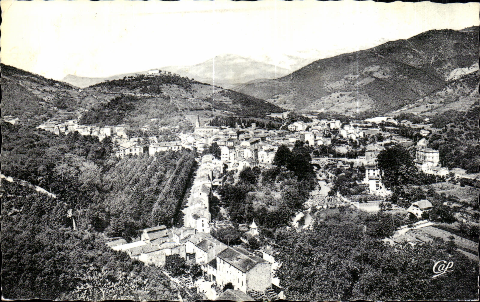 CPA Amelie les Bains Perle des Pyrenees Vue Generale et Massif du Canigou