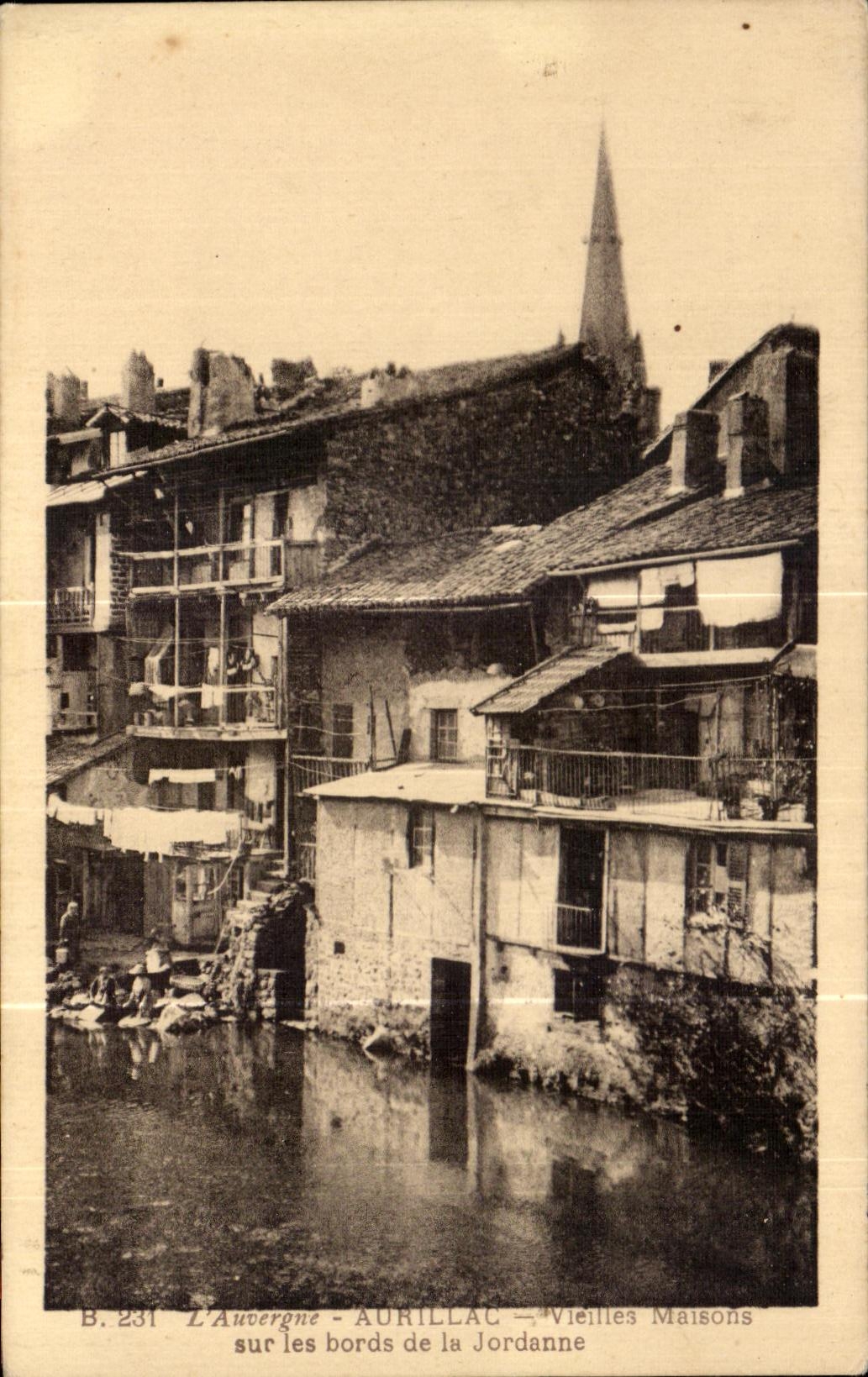 CPA L Auvergne Aurillac Vieilles Maisons sur les bords de la Jordanne