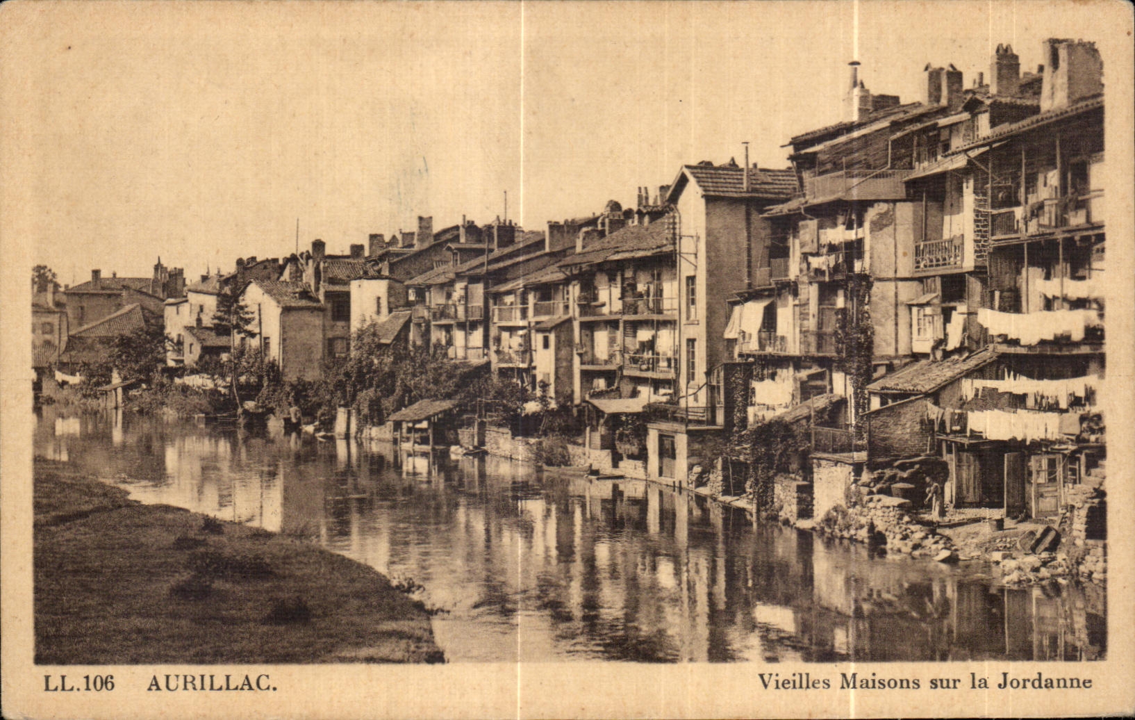Aurillac — Vieilles Maisons sur la Jordanne — LL.106