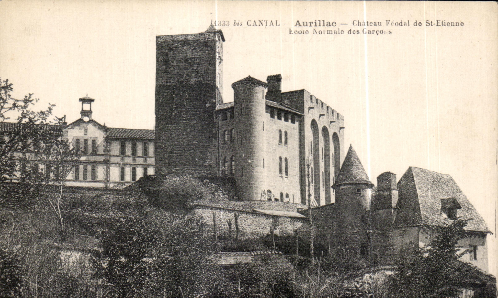 CPA Bis Cantal Aurillac Chateau Feodal de St Etienne Ecore Normale des Garcons