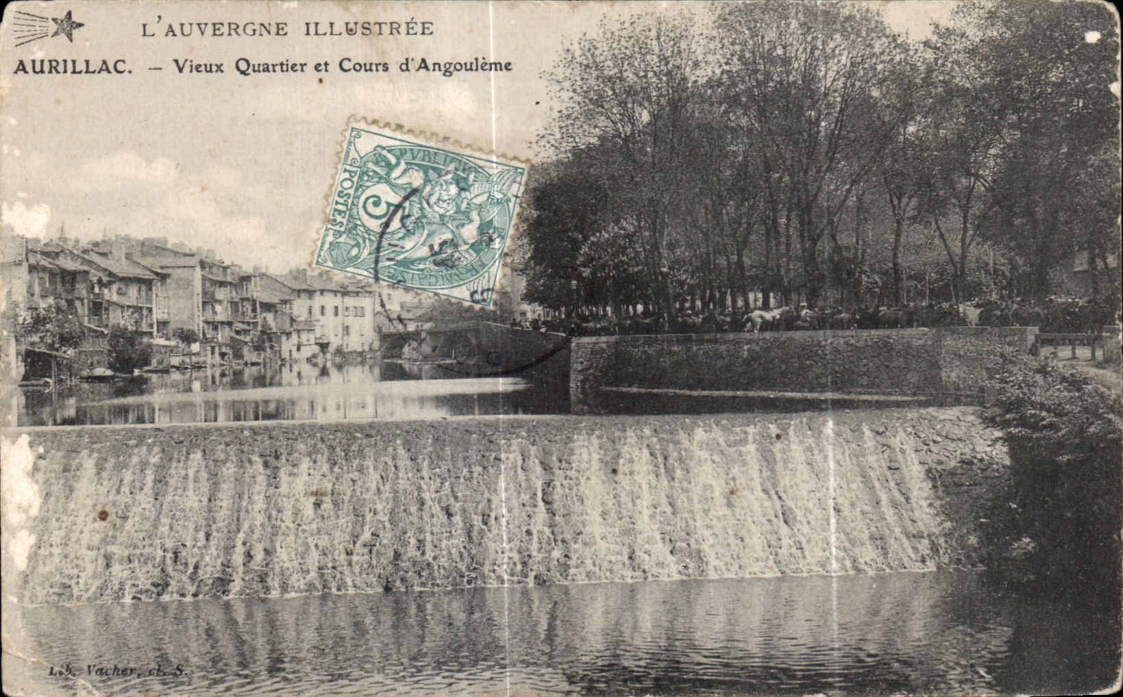CPA L auvergne Illustree Aurillac Vieux Quartier et Cours d Angoulerne