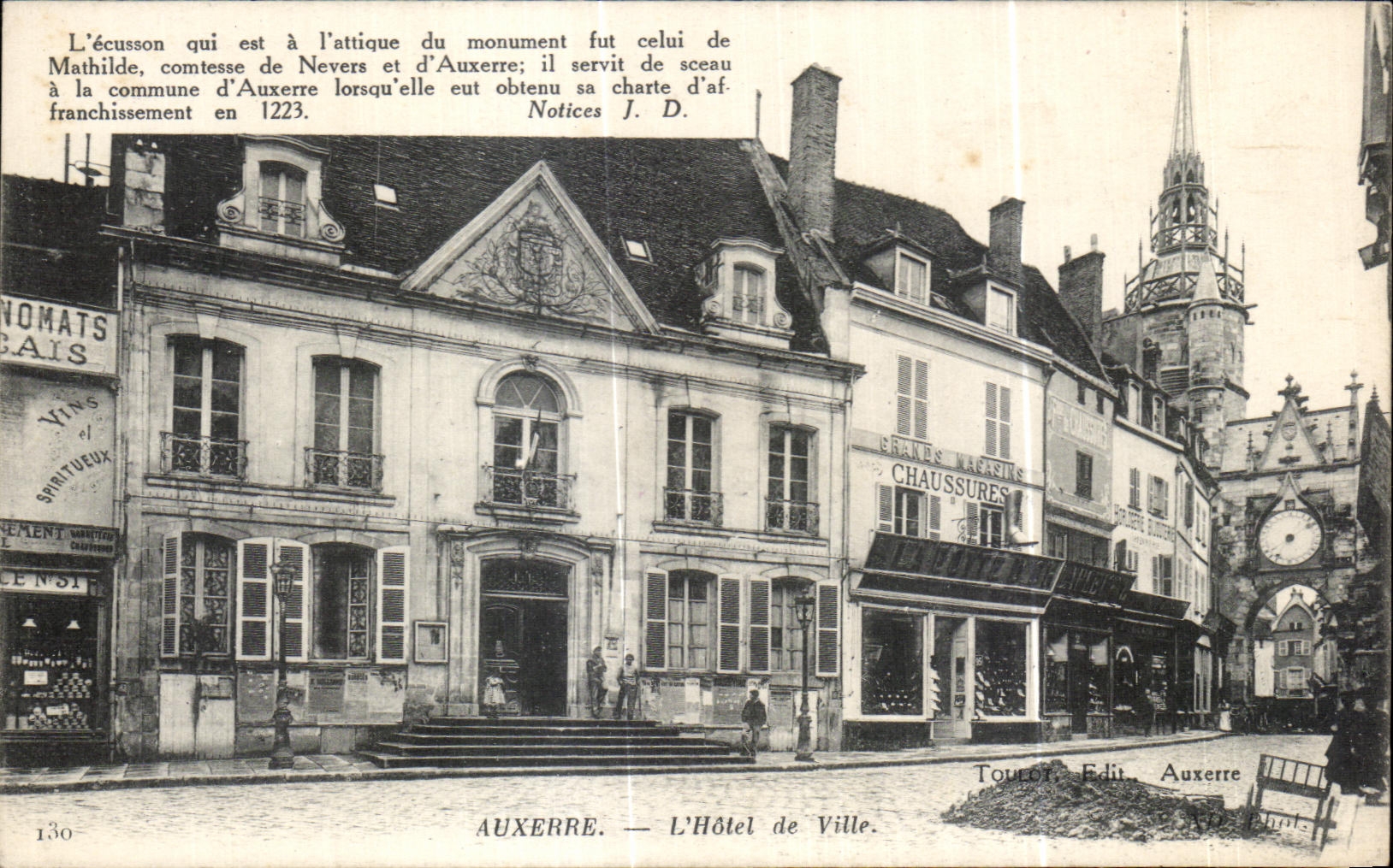 CPA Auxerre L Hotel de Ville Lecusson qui fut celui de Mathilde comtesse de Nevers et d Auxerre