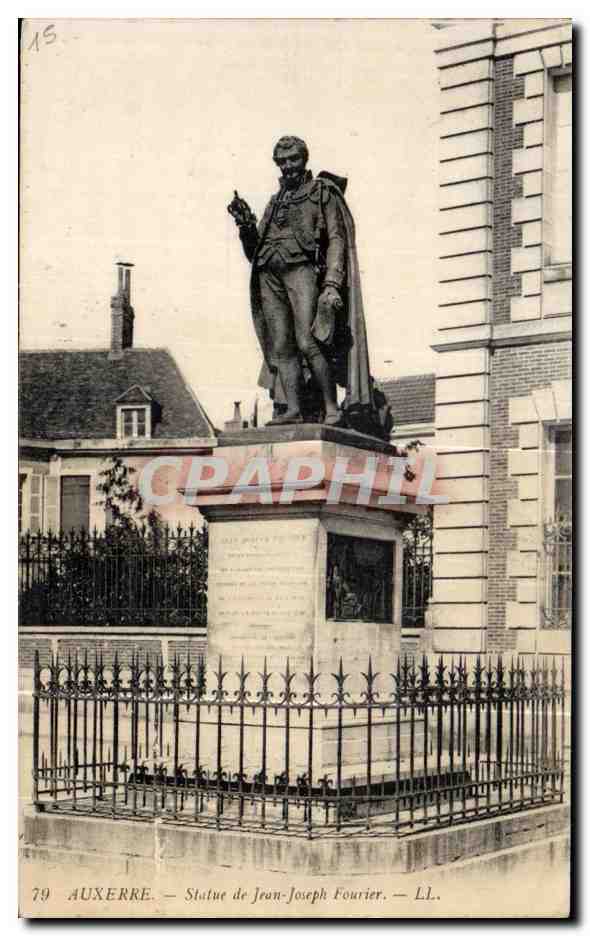 CPA Auxerre Statue de Jean Joseph Fourier
