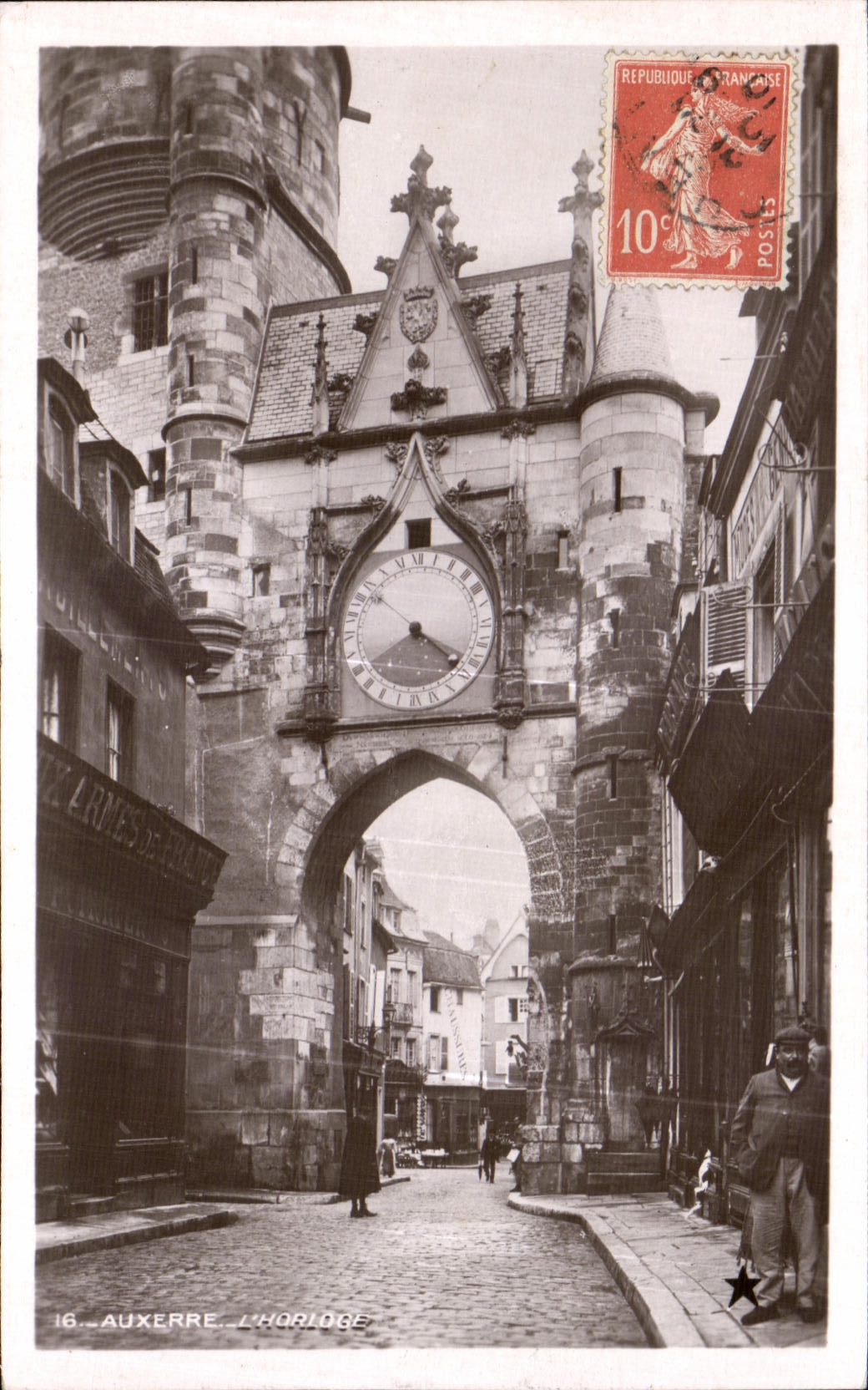 CPA Auxerre L Horloge