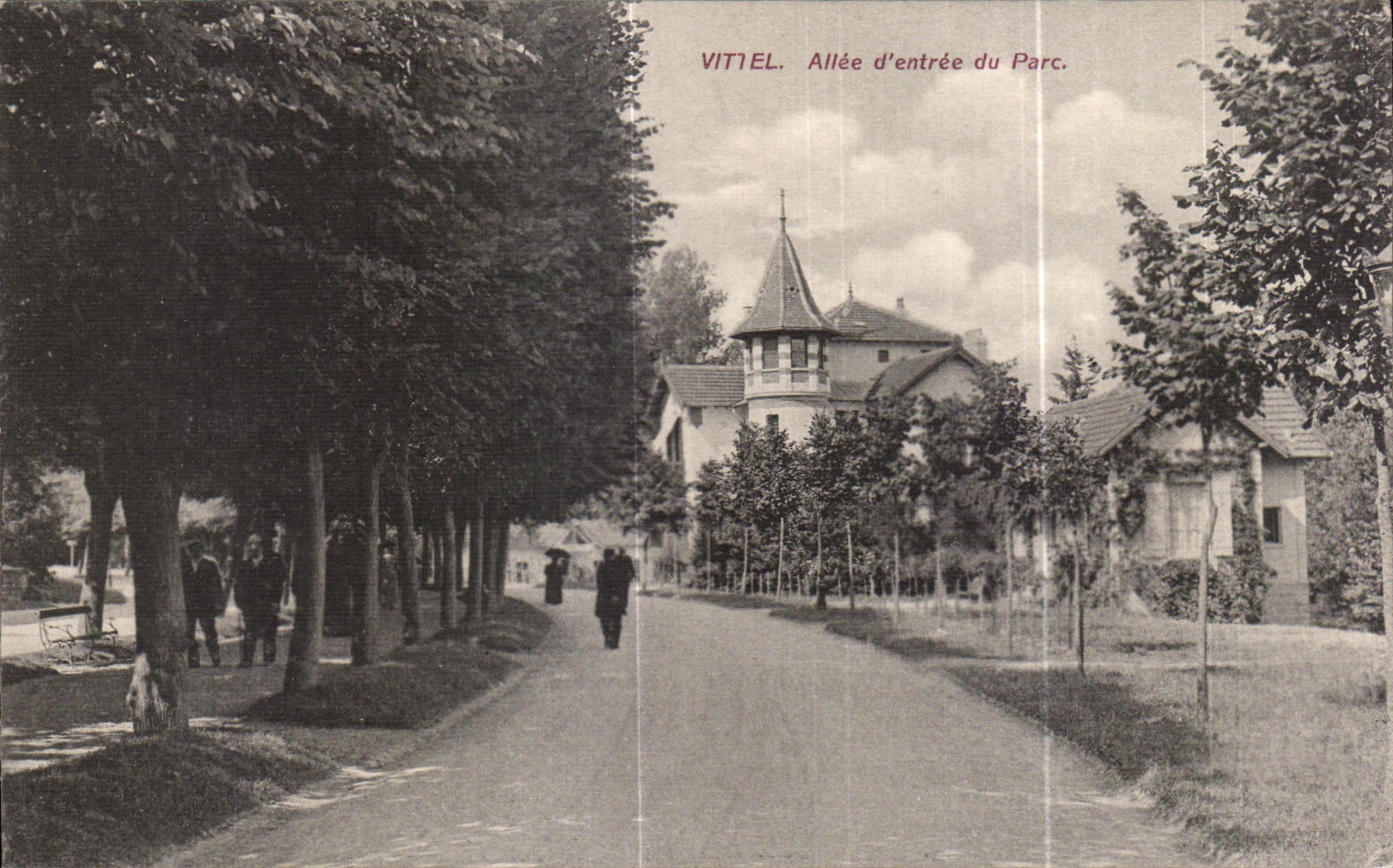 CPA Vittel Allee d entree du Parc