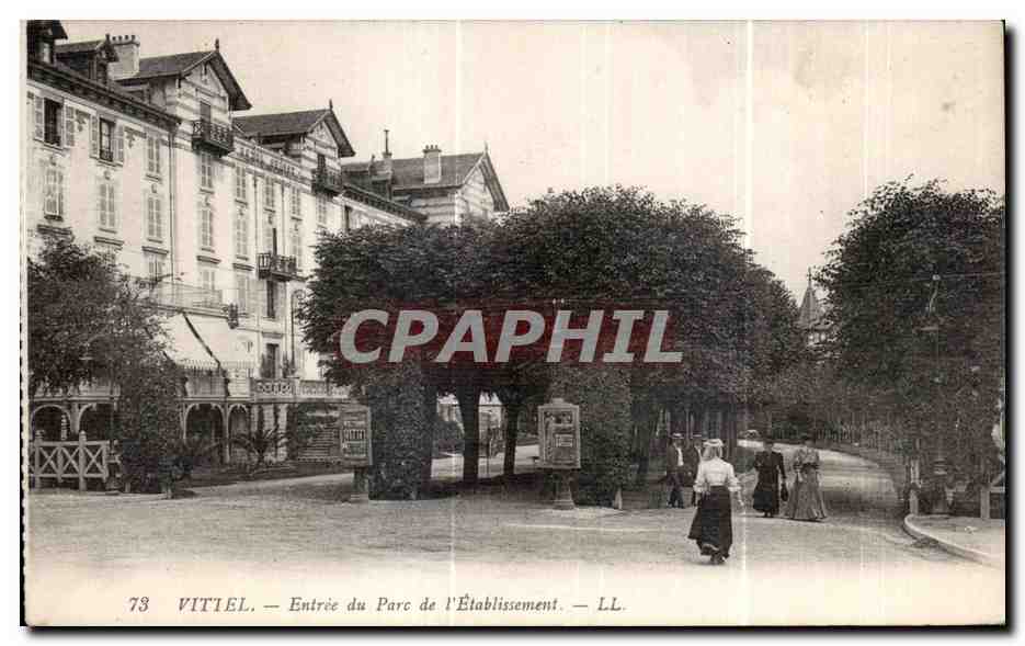 CPA Vittel Entree du Parc de I Etablissement