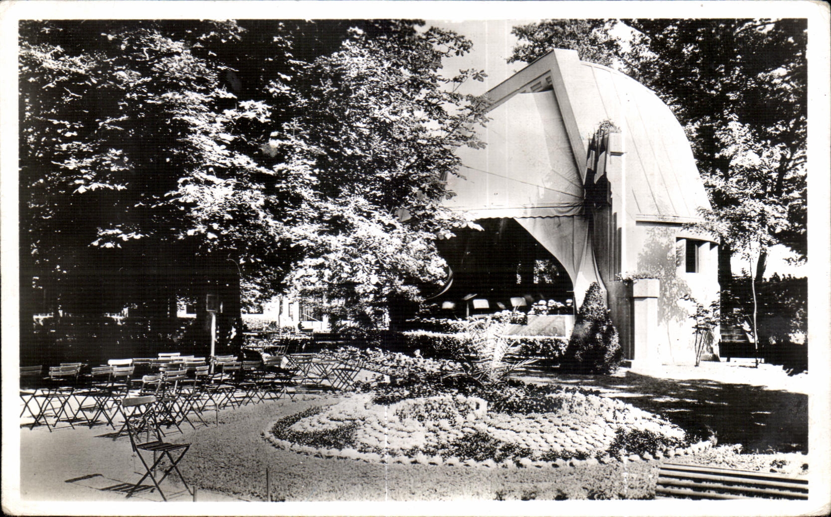CPA Vittel Kiosque a Musique