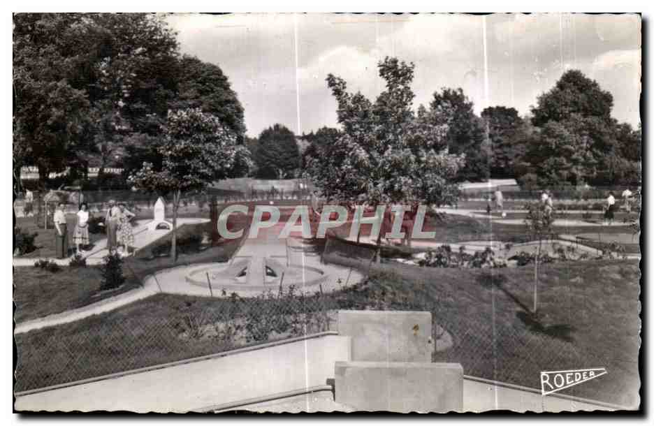 CPA Vittel Dans le Parc Le Golf miniature