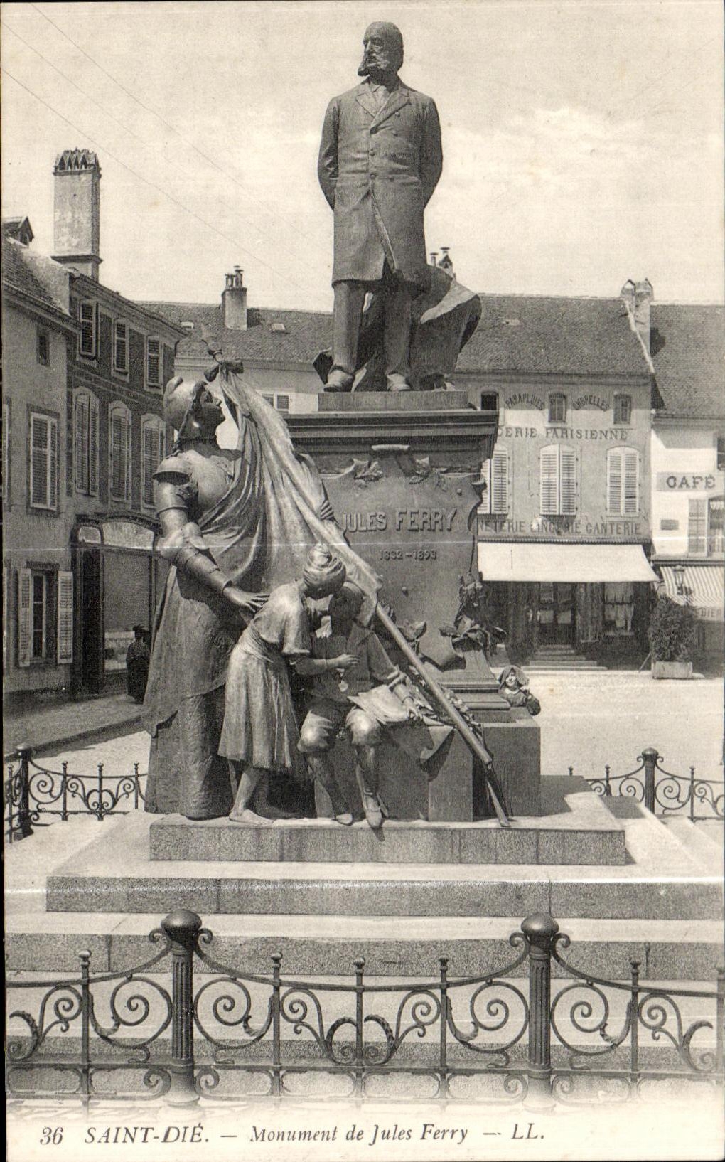 CPA Saint Die Monument de Jules Ferry