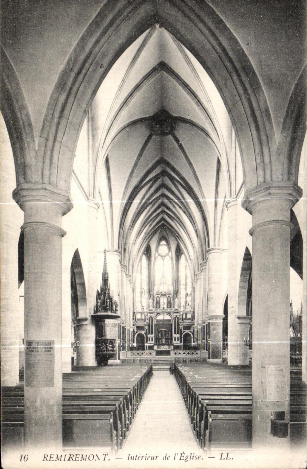 CPA Remiremont Interieur de I Eglise
