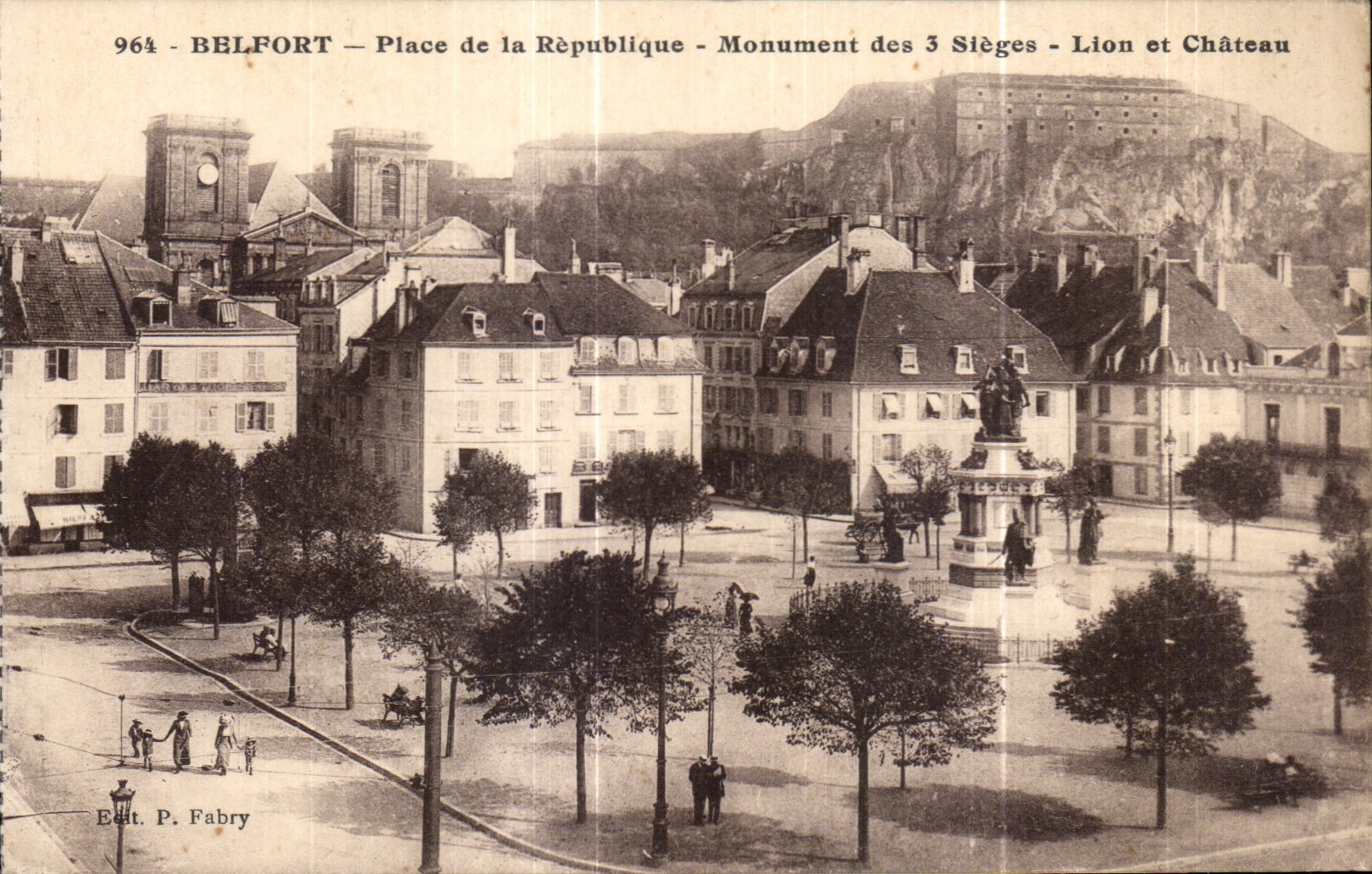 CPA Belfort Place de la Republique Monument des Sieges Lion et Chateau