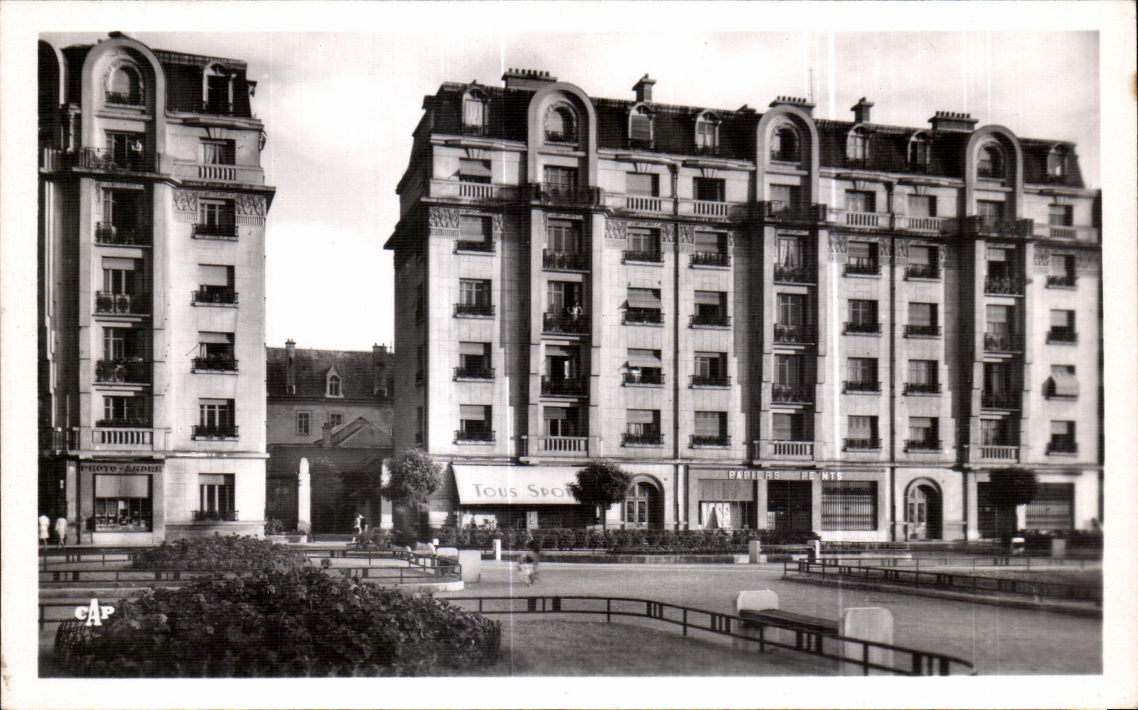 CPA Belfort Les nouveaux Blocs d Habitation Place de la Gendarmerie