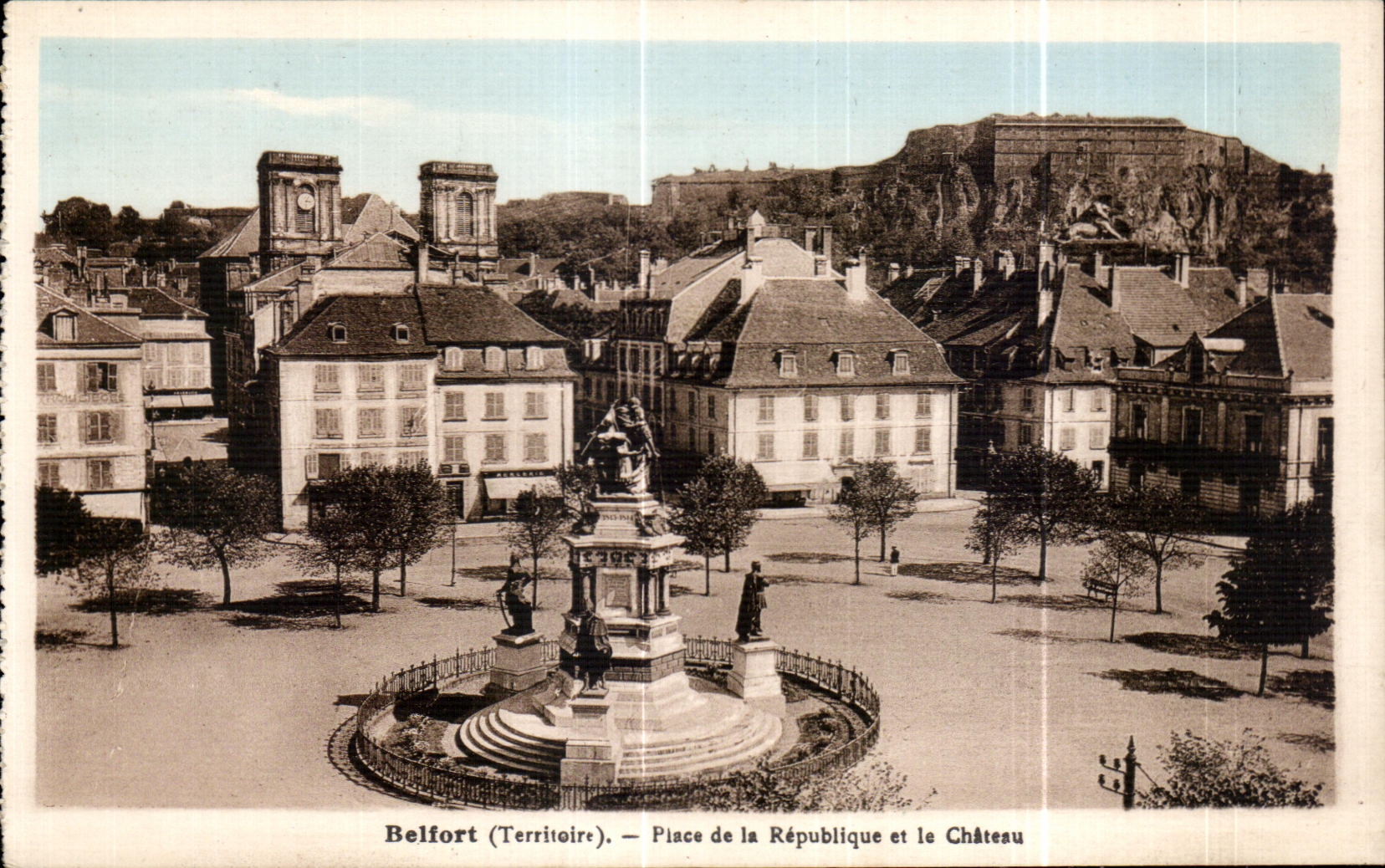 CPA Belfort (Territoire) Place de la Republique et la Chateau