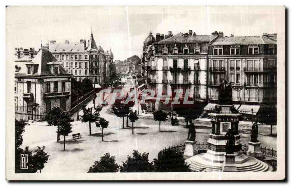 CPA Belfort(Territoire) la Place de la Republique et le Bd Carnot