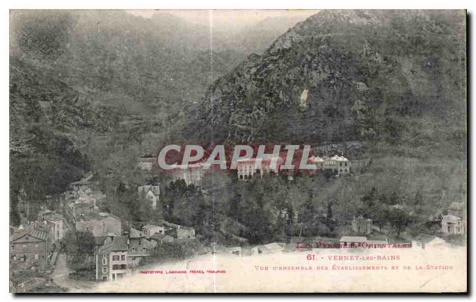 CPA Les Pyrenees Orientales Vernet les Bains Vue d ensemble des etablissements et de la station