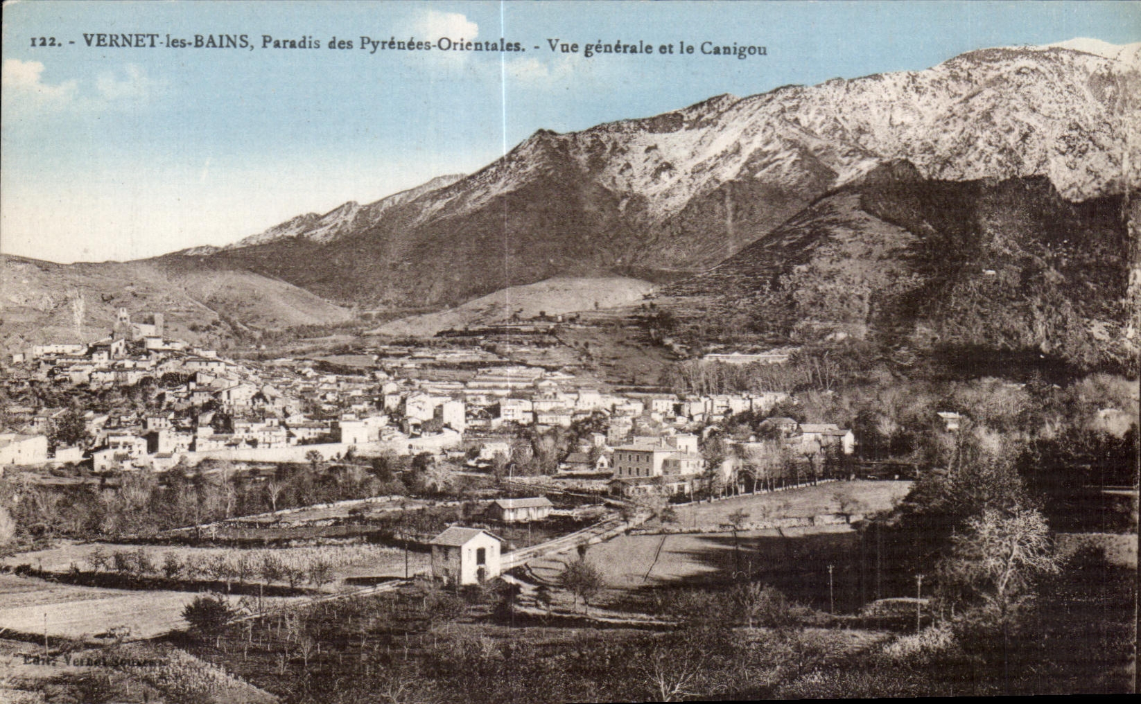 CPA Vernet les Bains Paradis de Pyrenees Orientales Vue generale et le Canigon