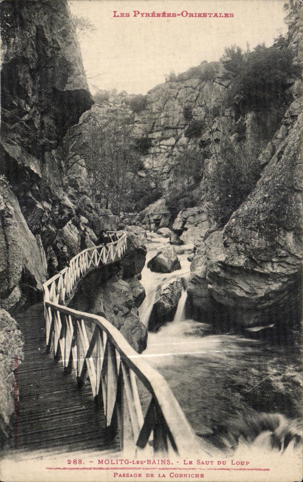 CPA Les Pyrenees Orientales Molitg les Bains Le Saut su Loup Passage de la Corniche