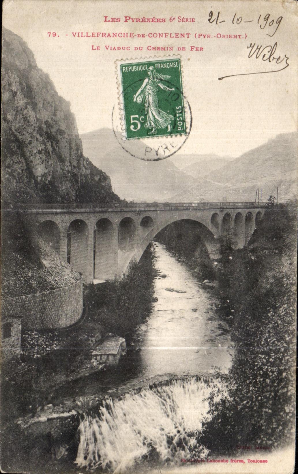 CPA Les Pyrenees Serie Villefranche de Conflent Le Viaduc du Chemin de Fer