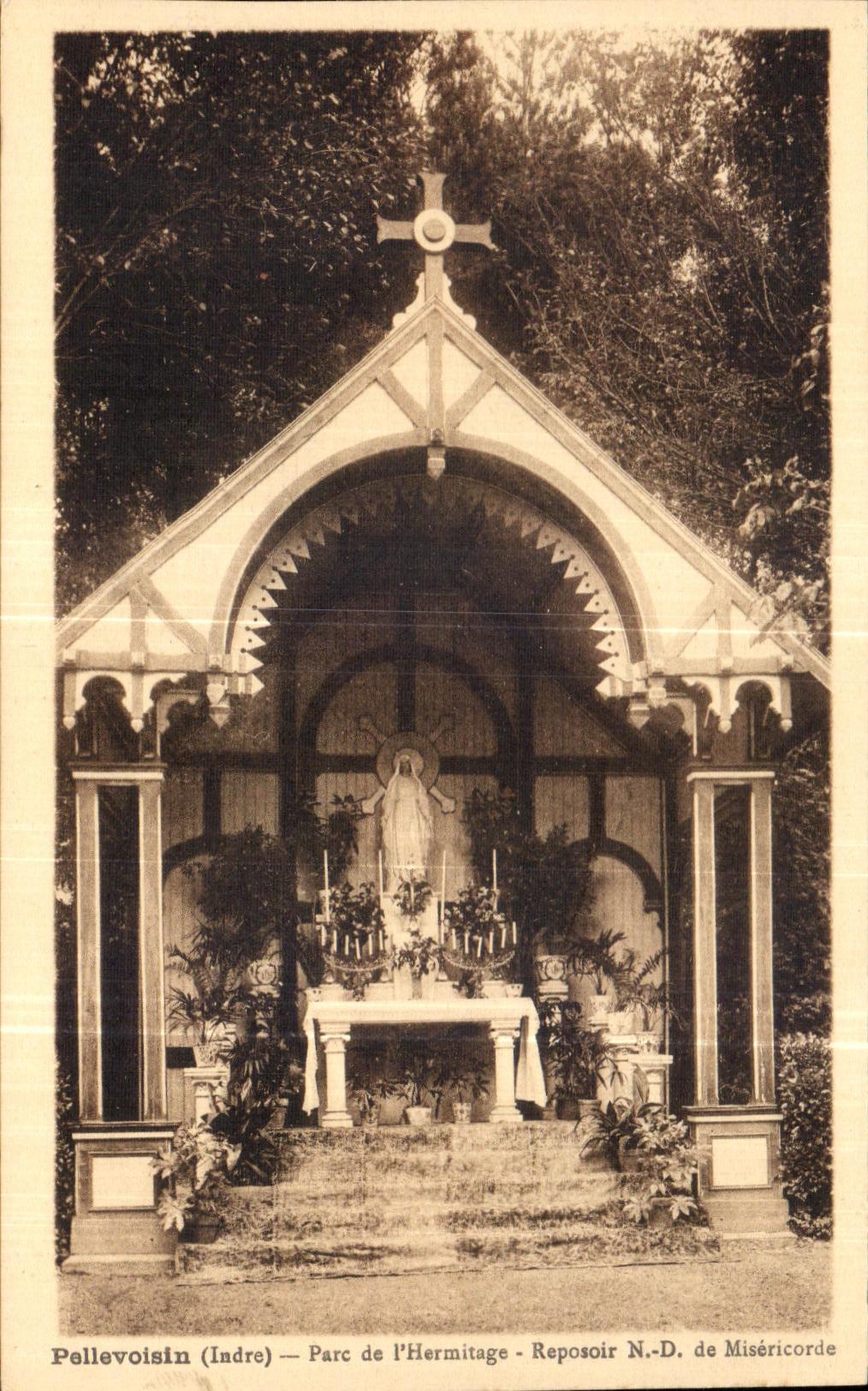 CPA Pellevoisin Parc de I Hermitage Reposoir de Misericorde