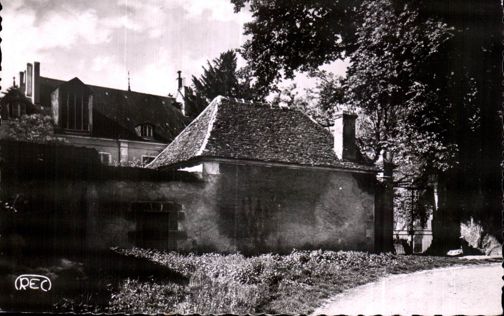Entrée du Château de George Sand — Nohant-Vicq (Indre) — M. ROUSSEL Photo - Editeur
