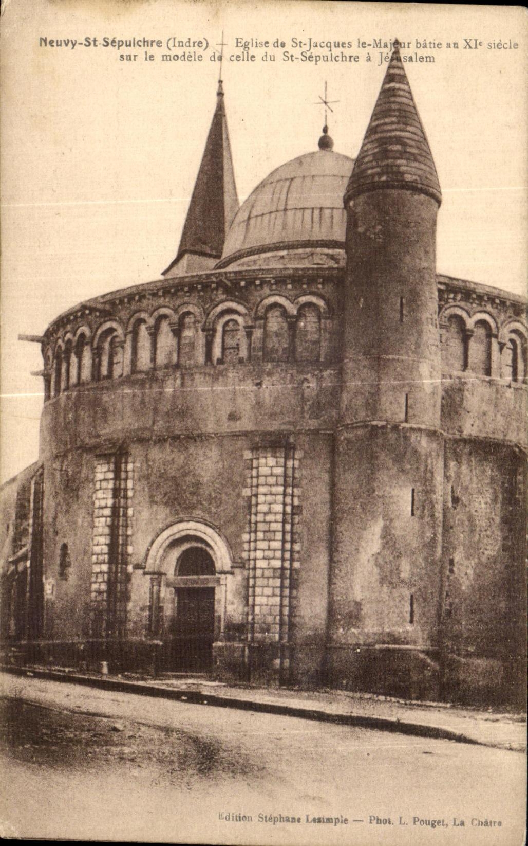 CPA Neuvy Saint Sepulchre Eglise de St Jacques le Majeur batie au 11eme 