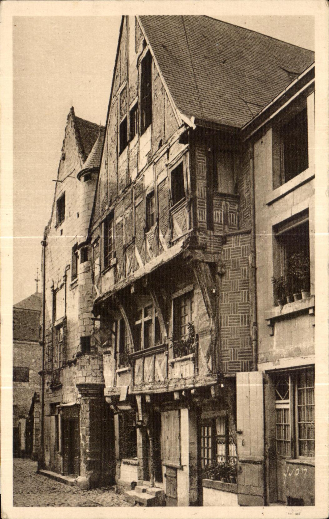 CPA Chinon Maison de Jeanne D Arc