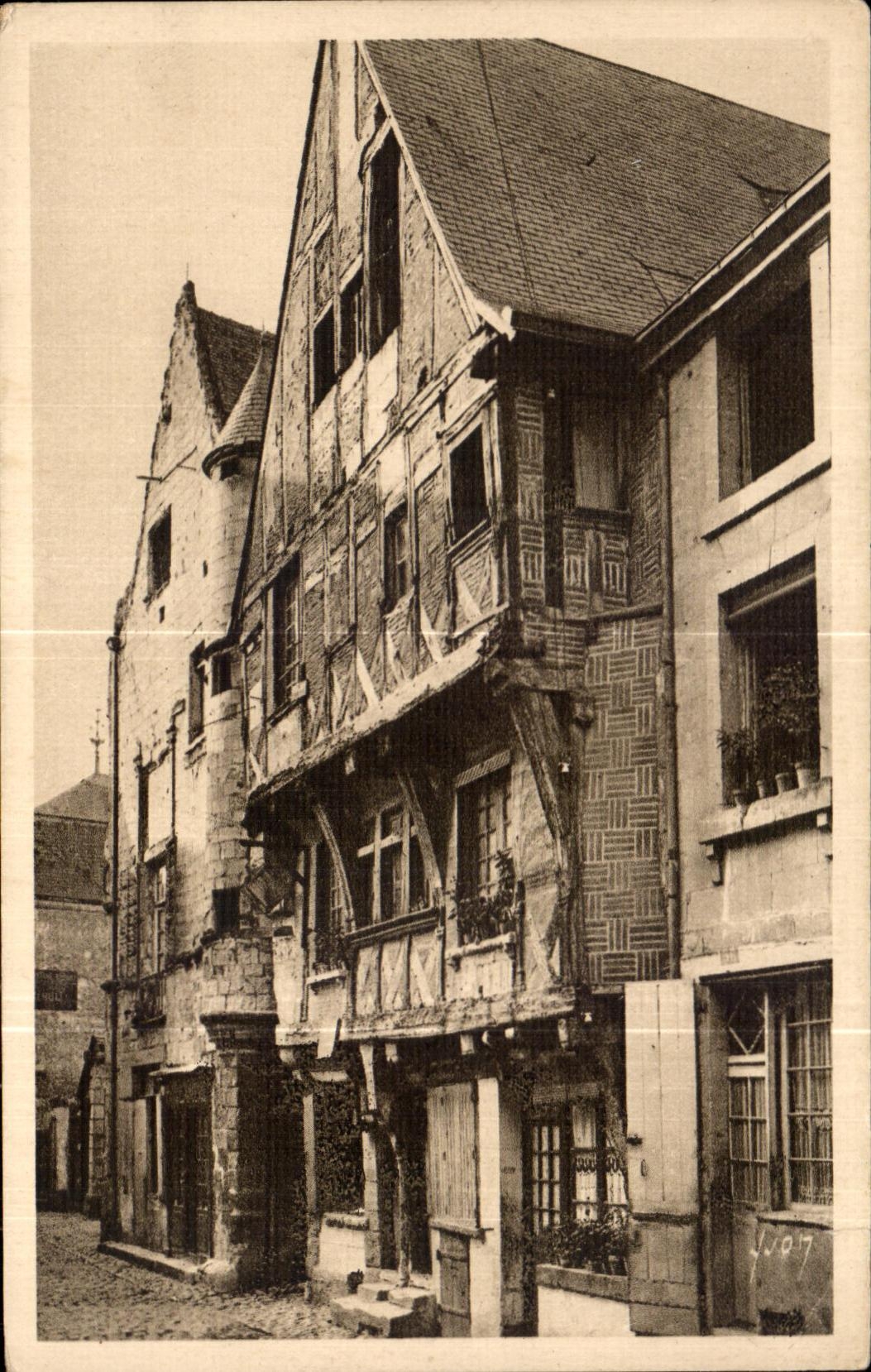 CPA Chinon Maison de Jeanne D Arc