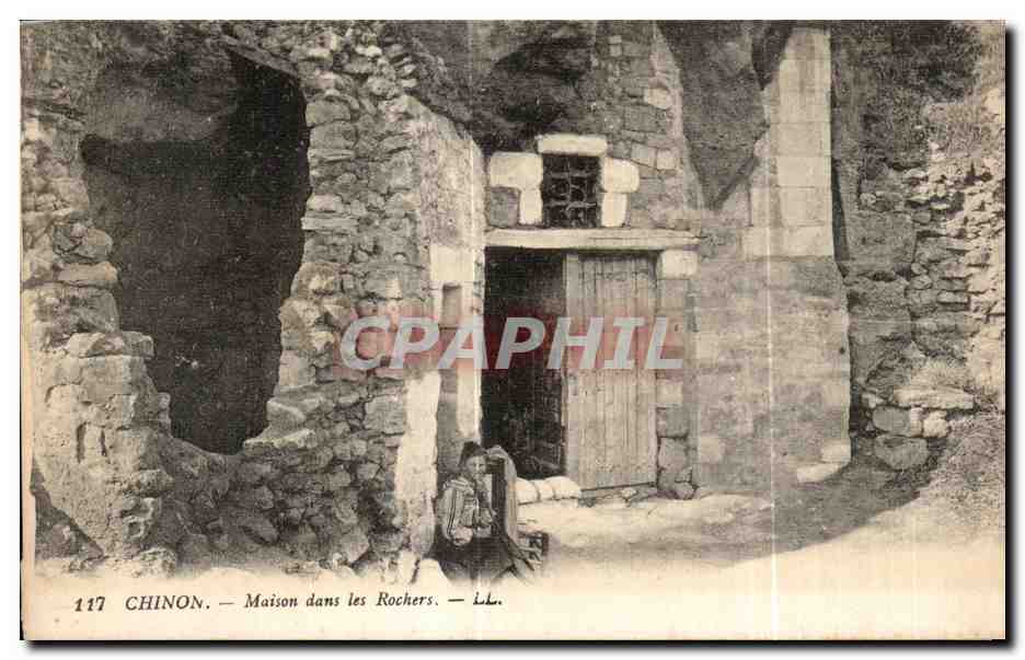 CPA Chinon Maison dans Les Rochers