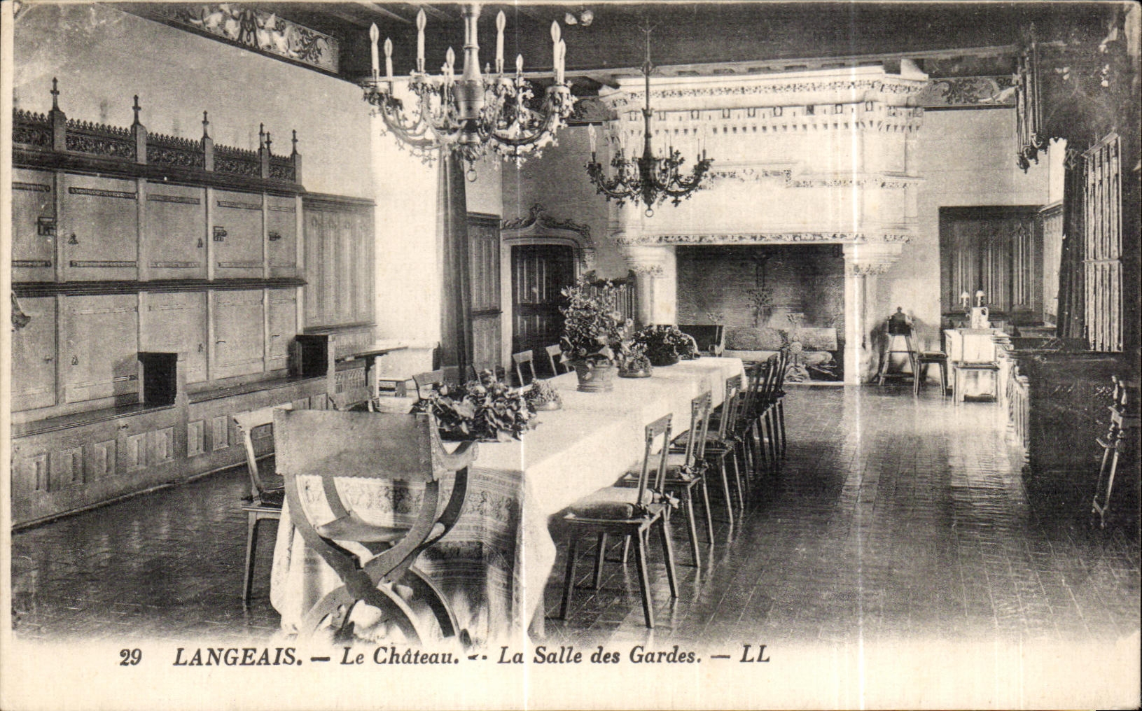 CPA Langeais Le Chateau Le Salle des Gardes