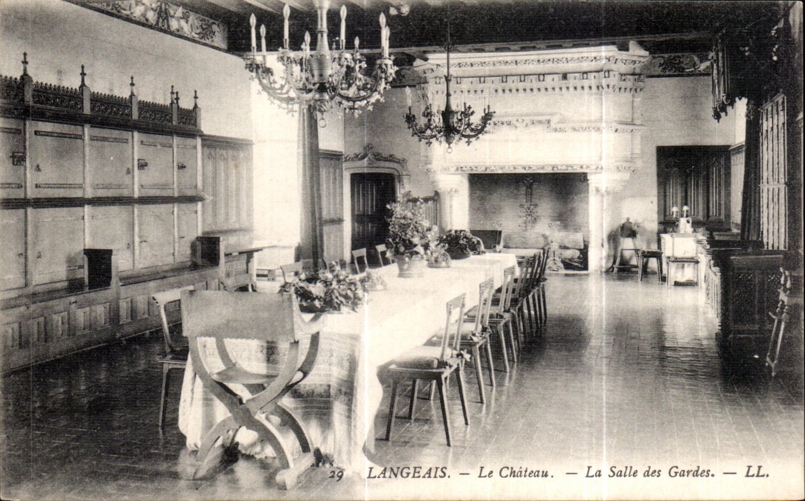 CPA Langeais La Chateau La Salle des Gardes