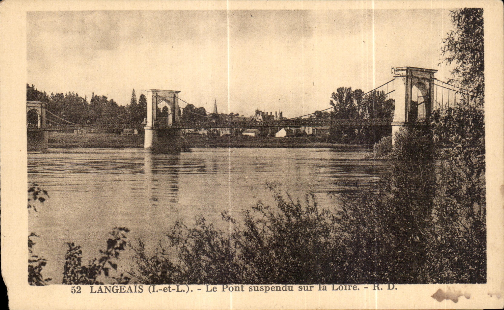 Langeais (Loire-et-Loire) — El Puente colgante sobre el río Loira — R. D.