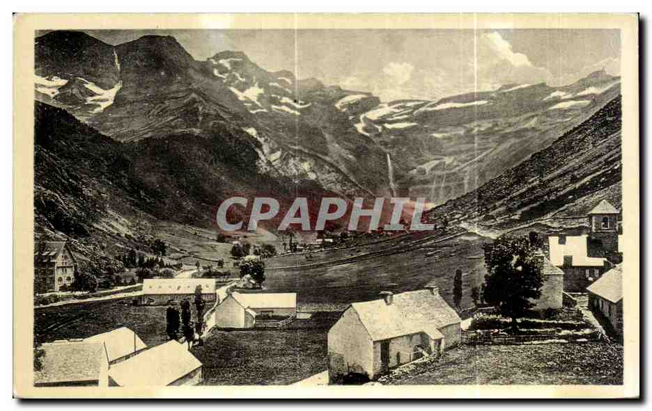 CPA Gavarnie Le Cirque Vu de Village