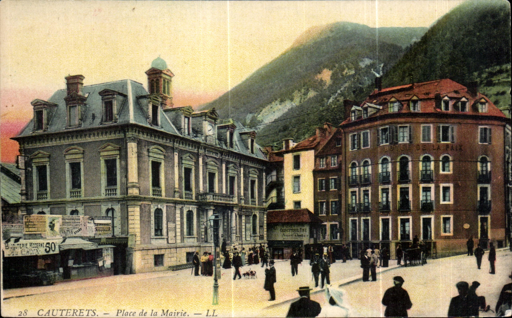 Cauterets — Place de la Mairie — LL