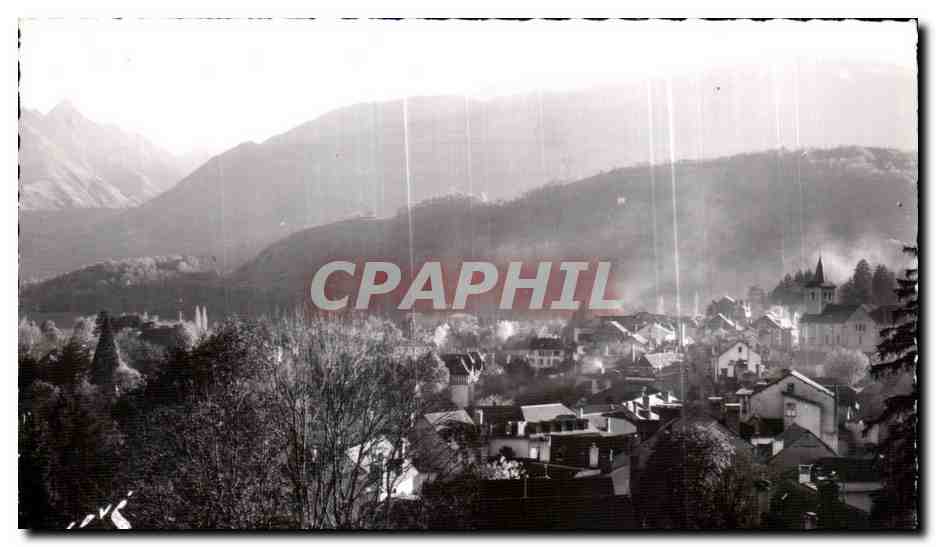 Vue aérienne de Saint-Martin-Vésubie — éditeur Éd. NOVES, Paul, Rép. Interd.