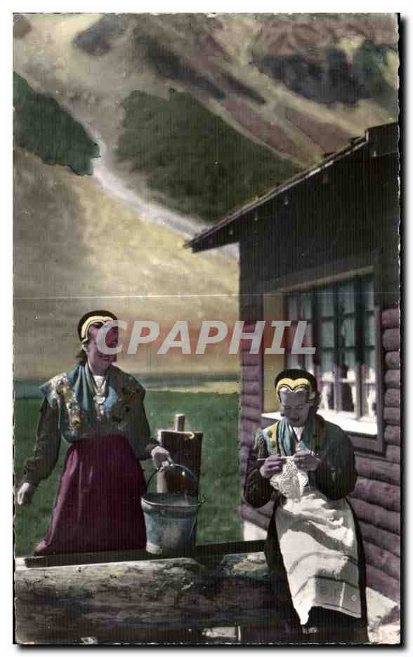 Les Serveuses du Chalet Savoyard — au Col des Aravis, en costume local — Éditions de l'Économie, n°12032
