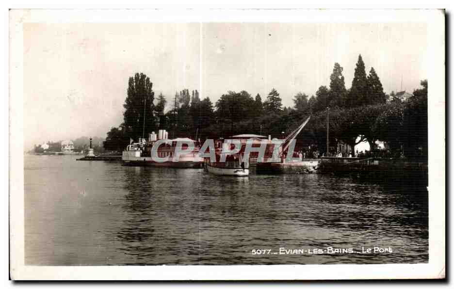 CPA Evian Les Bains Le Port Bateaux