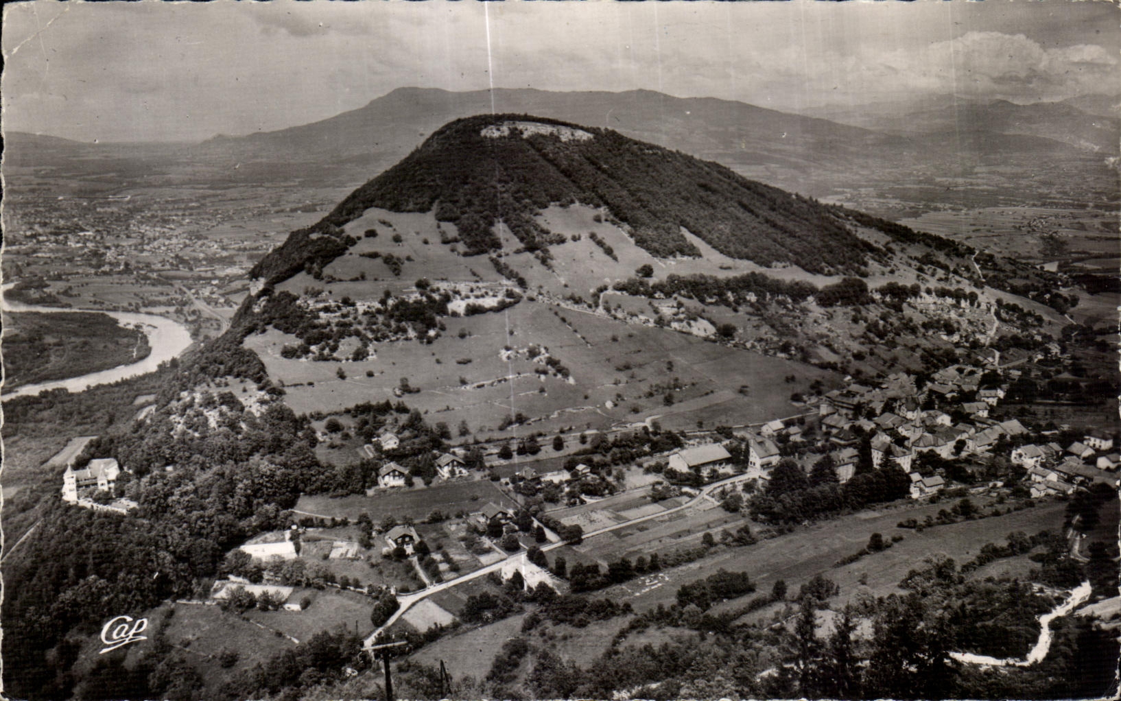 Monnetier (Haute-Savoie) — Vue générale — Salève et le Château — Réal-Photo