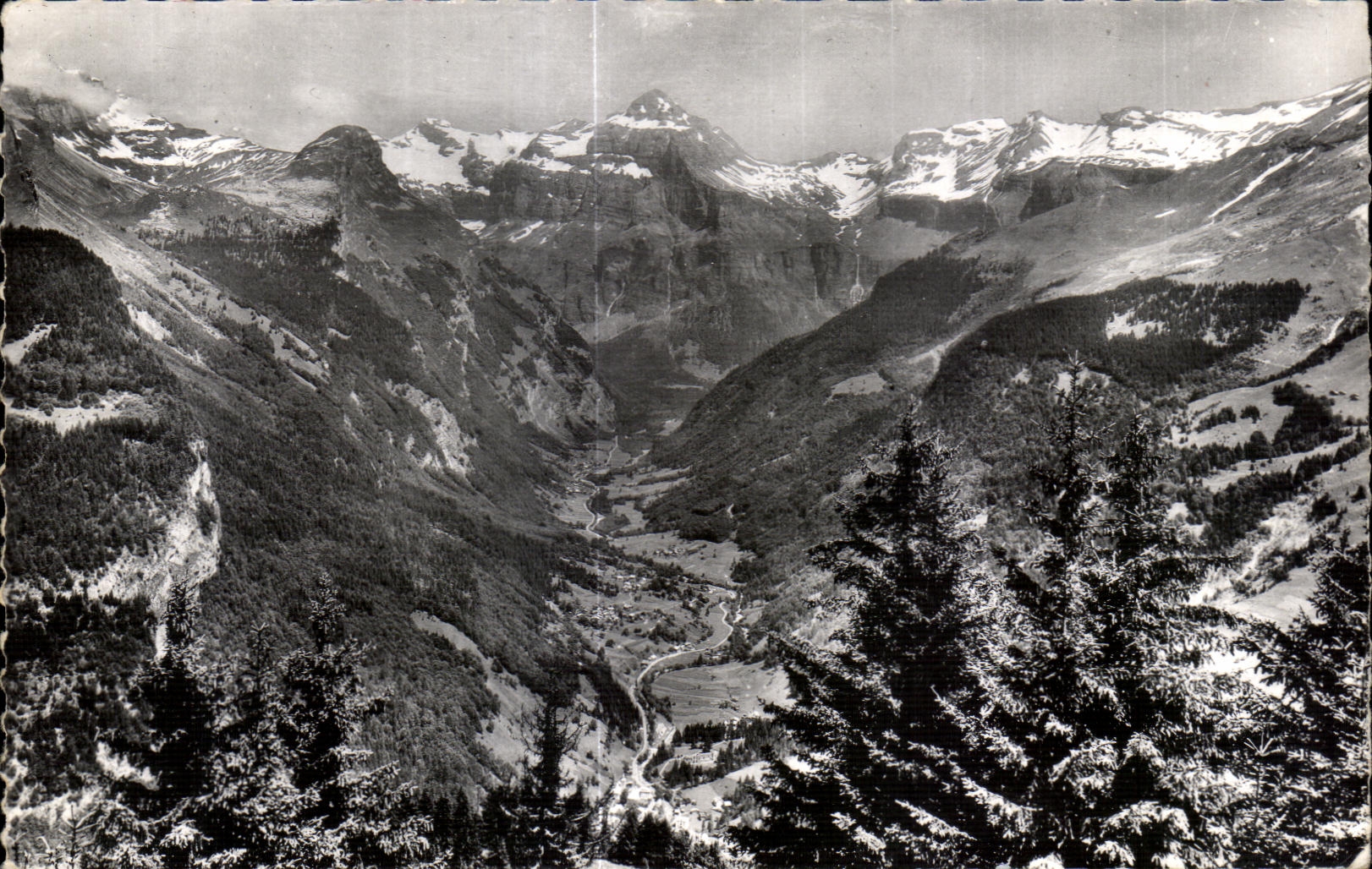 SIXT (Haute-Savoie) — La Vallée et le Cirque du Fer à Cheval — Éditeur : Les Éditions de l'Économie, Sixt