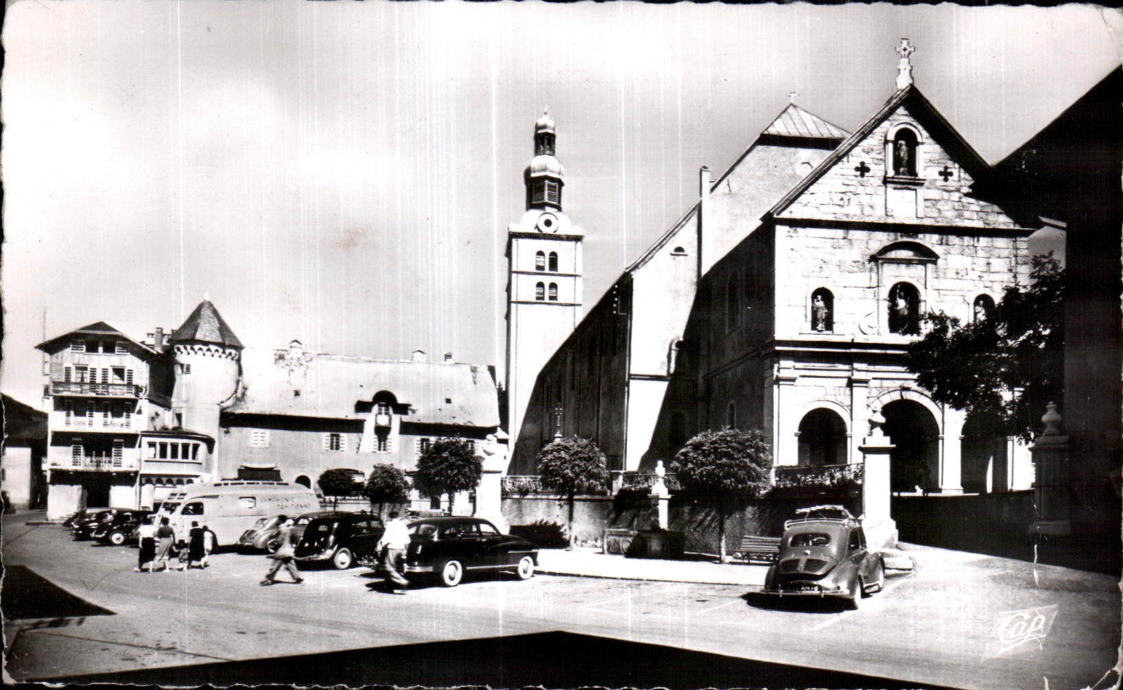 Tarjeta postal antigua Plaza del Ayuntamiento y el Priorato en Megeve