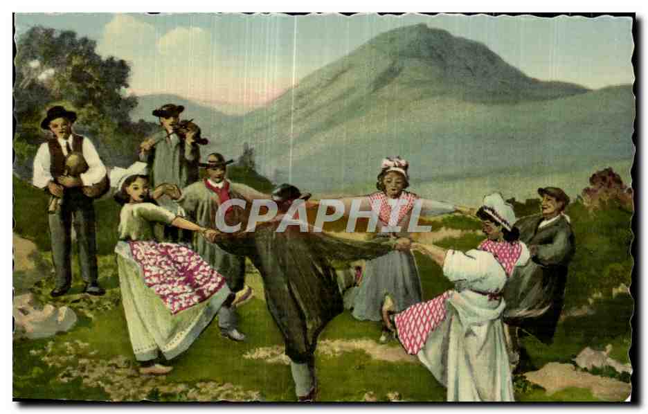 CPA Types d Auvergne La Bourree Folklore Costume