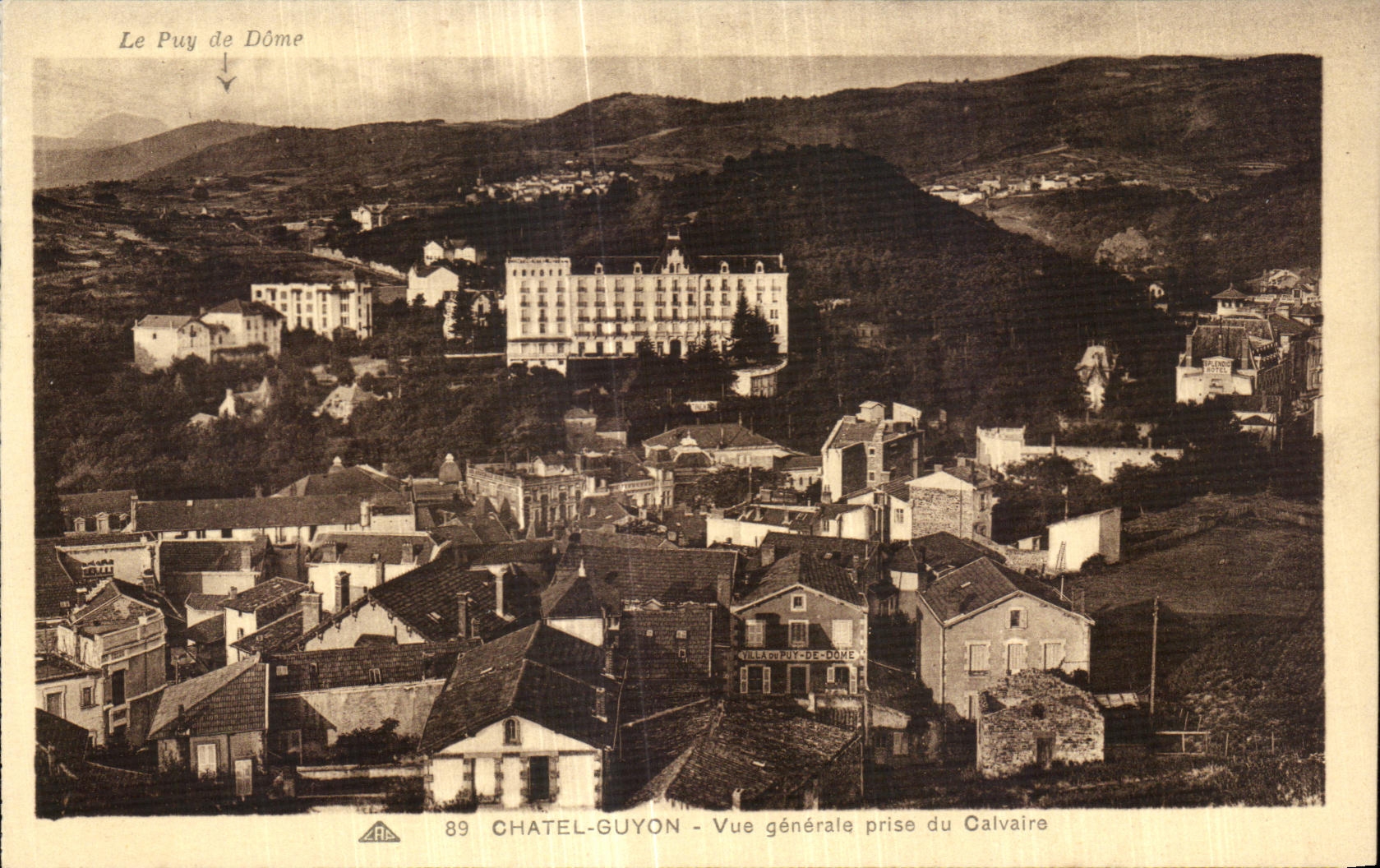CPA Le Puy de Dome Chatel Guyon Vue generale Prise du Calvaire